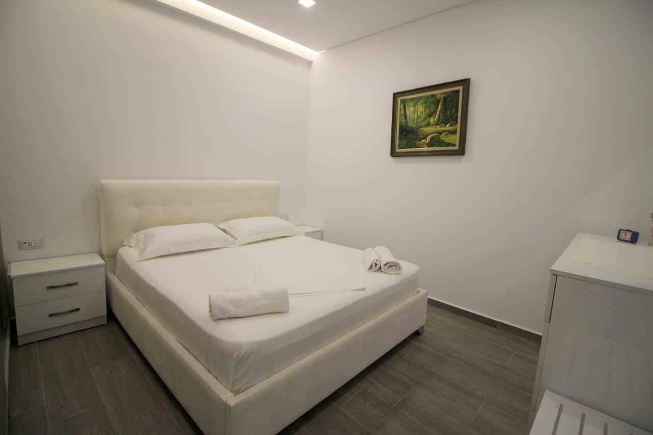 Edina By Hp Hotel Sarandë 외부 사진